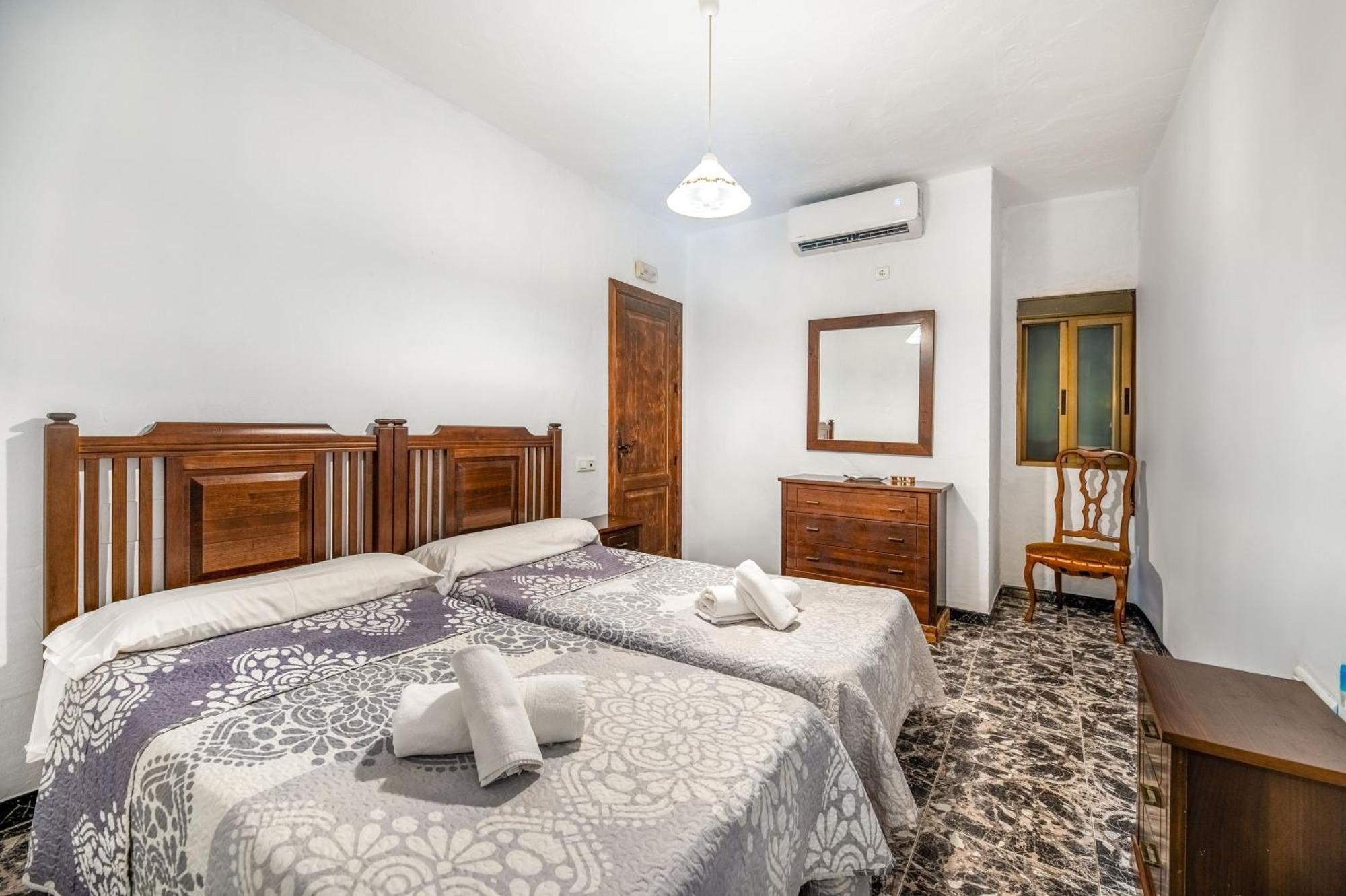 El Abuelo Hotel Guaro Luaran gambar