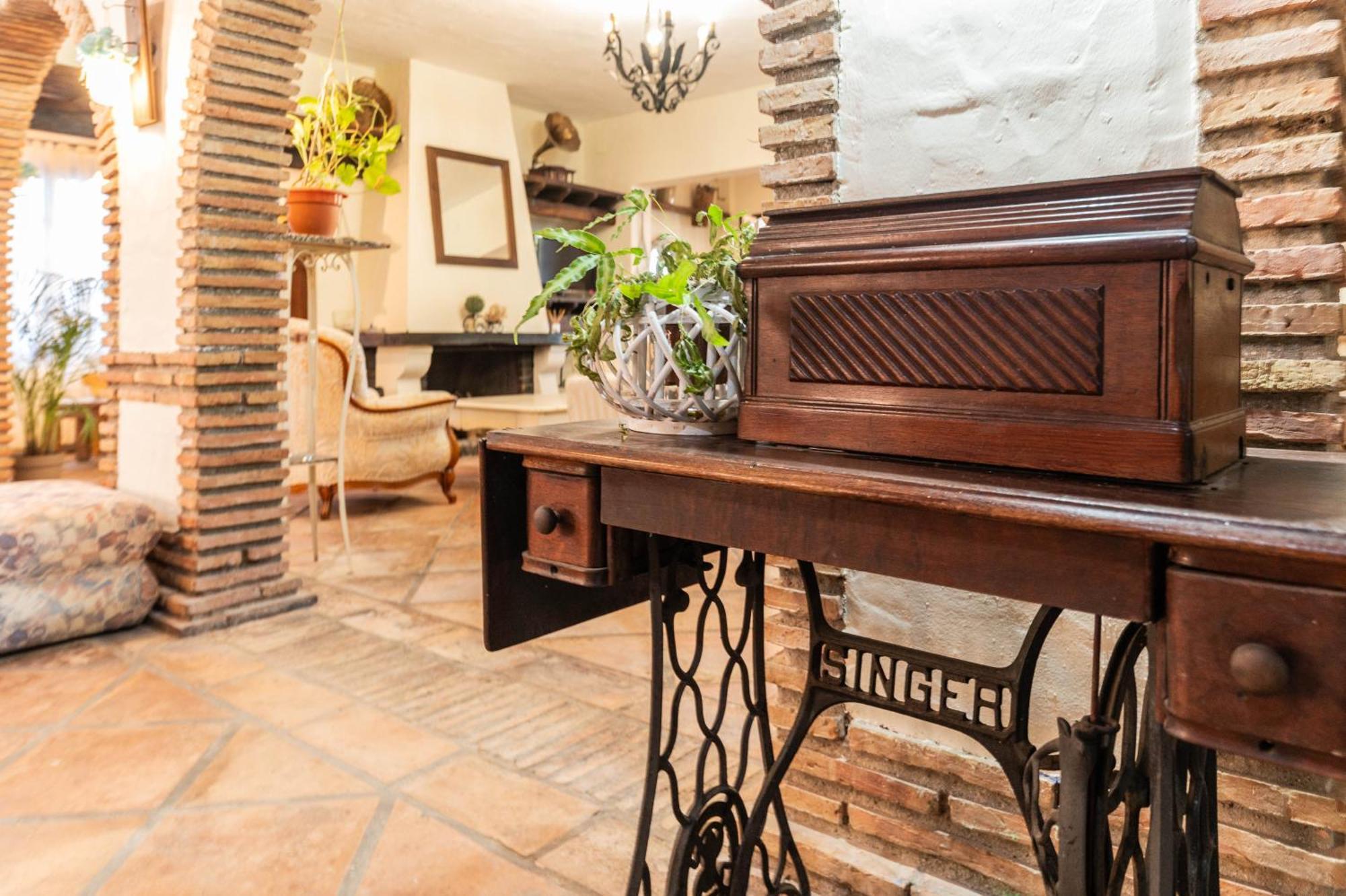 El Abuelo Hotel Guaro Luaran gambar