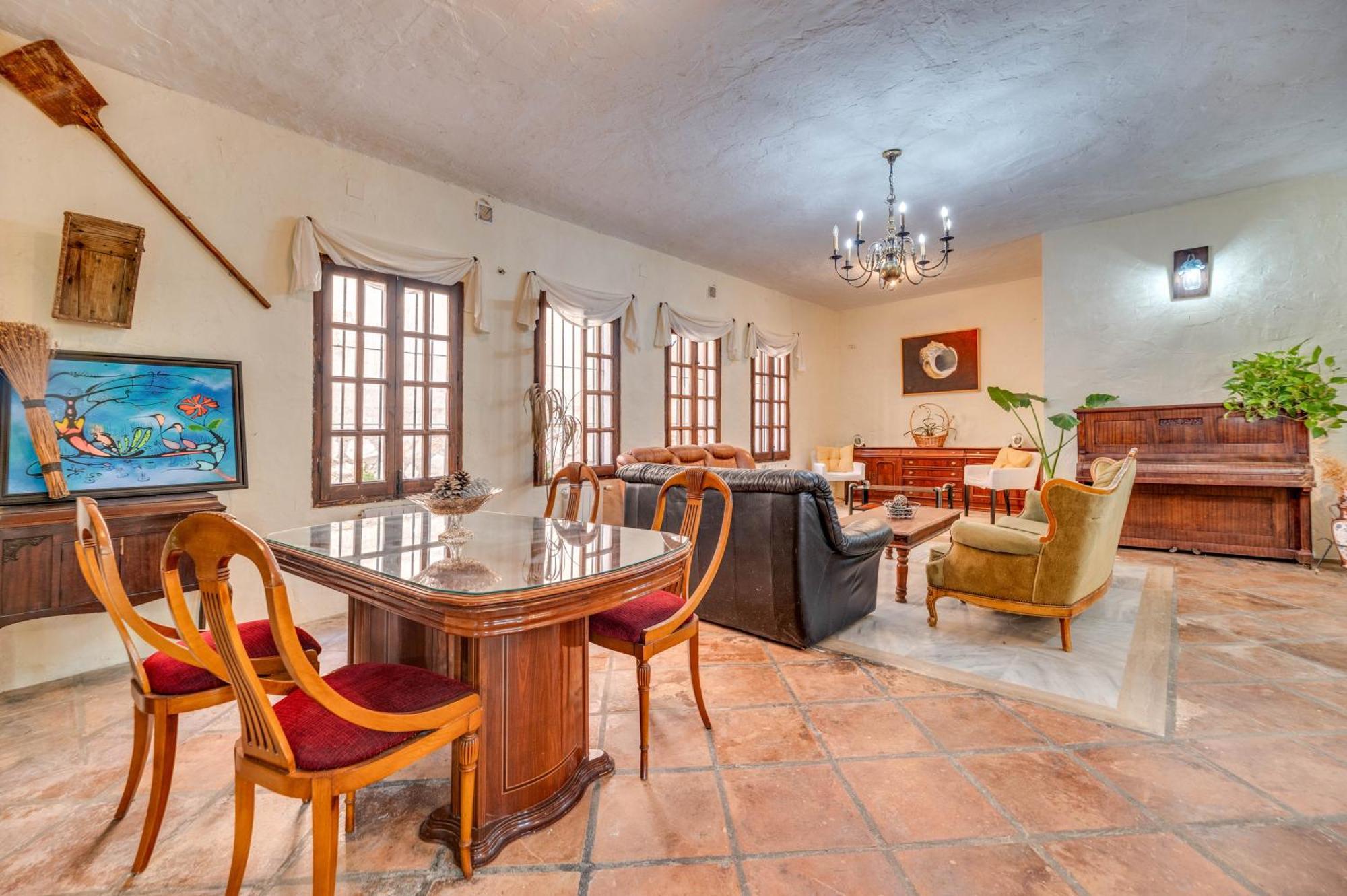 El Abuelo Hotel Guaro Luaran gambar
