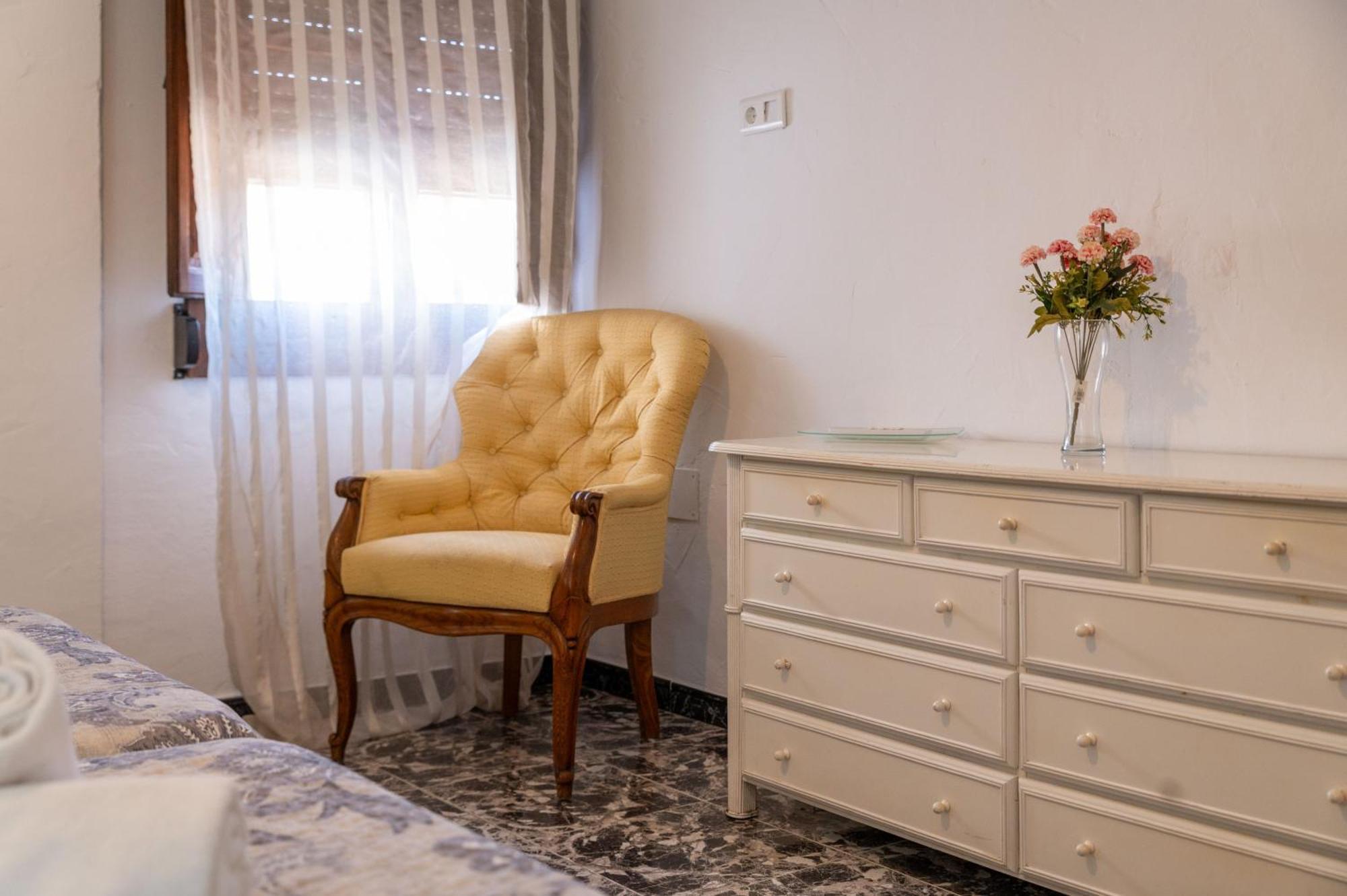 El Abuelo Hotel Guaro Luaran gambar