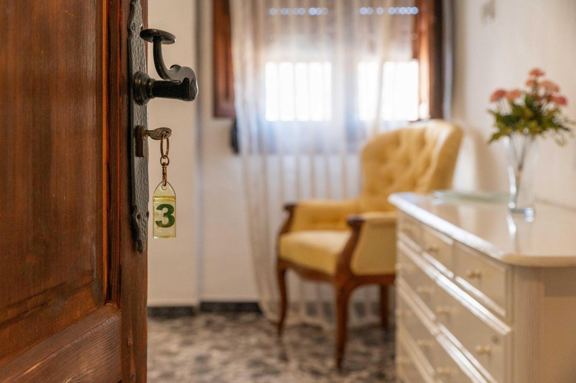El Abuelo Hotel Guaro Luaran gambar