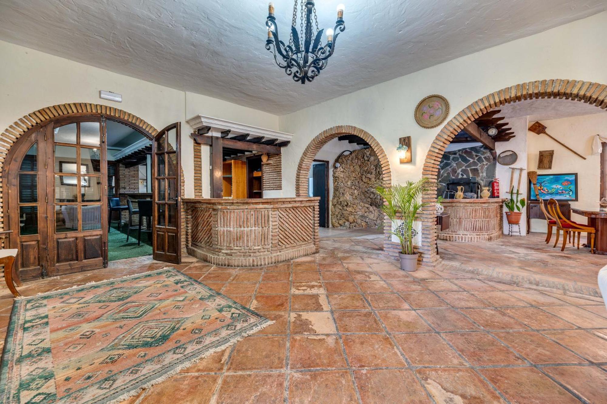 El Abuelo Hotel Guaro Luaran gambar